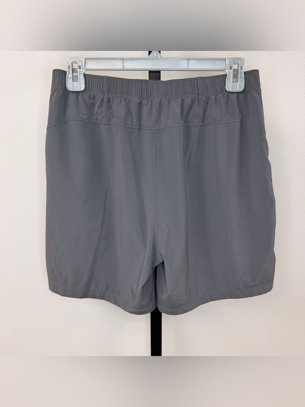 Rhone Essentials Men's Gray Hybrid Athletic Shorts with Pockets Size S - Picture 7 of 7